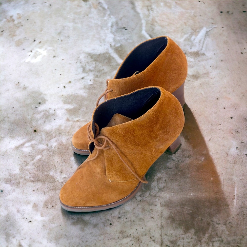 Mossimo suede leather lace up bootie. New, no tags, size womens 9 1/2.